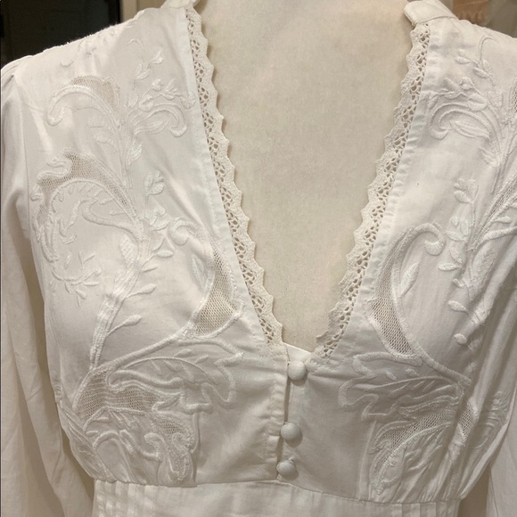 Anthropologie White Puff Sleeve Crop Blouse size Medium - Picture 2 of 8